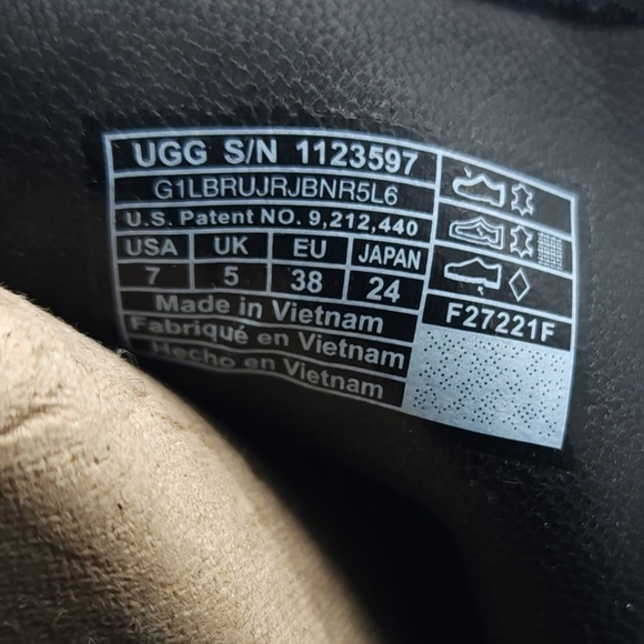 UGG Women's Kennadi Fringe Bootie Casual Winter Black Suede Zip Flat Boot Size 7 - Picture 11 of 11